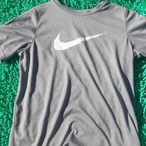 Grey kids Nike T-shirt
